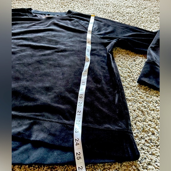 Lou & Grey Black Velour Long Sleeve Crewneck Sweatshirt - Picture 2 of 6